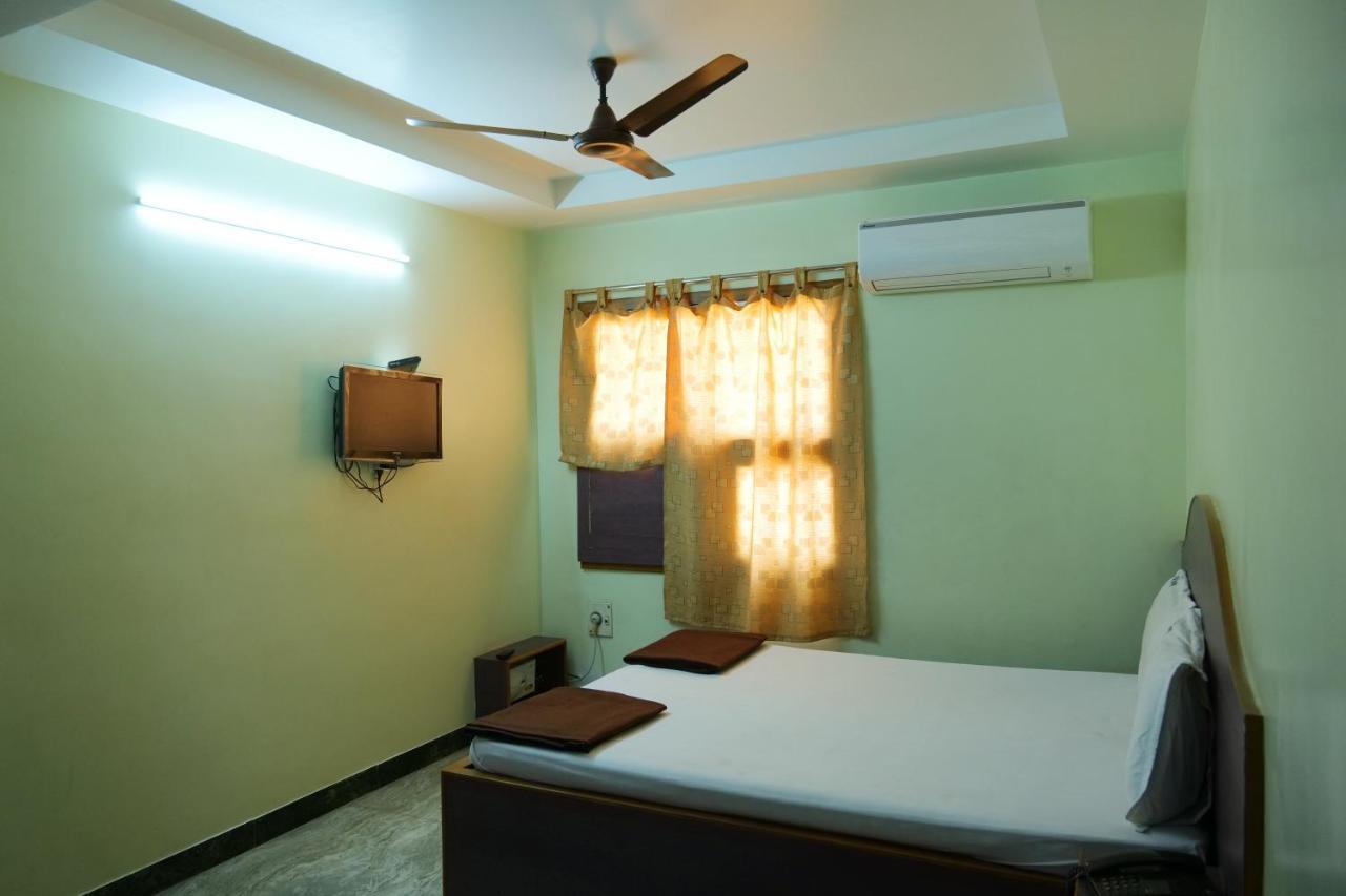Hotel Vijay Pollachi Luaran gambar