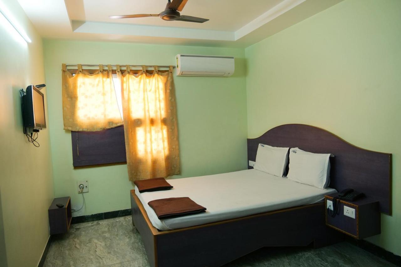 Hotel Vijay Pollachi Luaran gambar